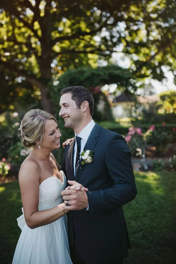 Airwaves Music Wedding DJs – Kelsey & Colin – Ameris Photography Airwaves Music Wedding DJs - Kelsey & Colin - Ameris Photography