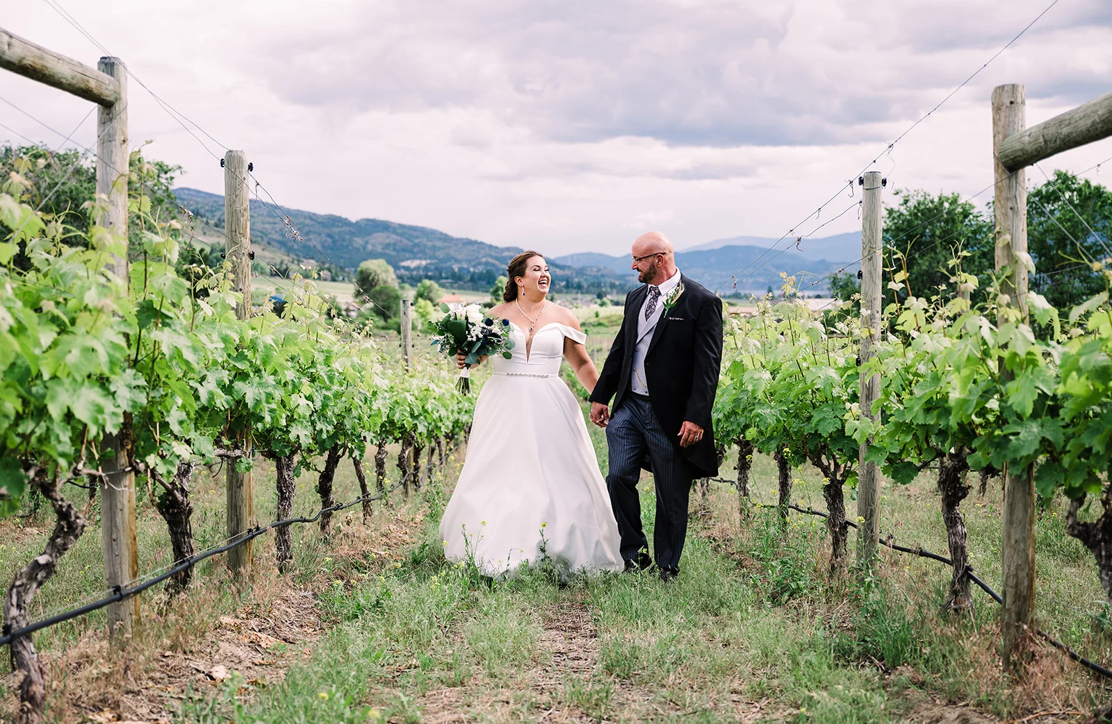 Airwaves Music – Three Sisters Winery – Mindful Studio Photography Airwaves Music - Three Sisters Winery - Mindful Studio Photography